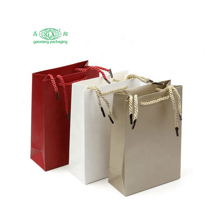 Custom printed luxury design logo paper packing bag paper gift bags with handles